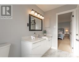 12 MC QUEEN COURT - 23