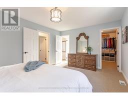 12 MC QUEEN COURT - 25