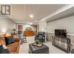 12 MC QUEEN COURT - 33