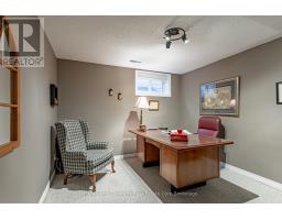 12 MC QUEEN COURT - 34