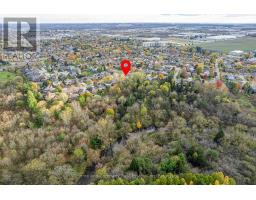 12 MC QUEEN COURT - 44