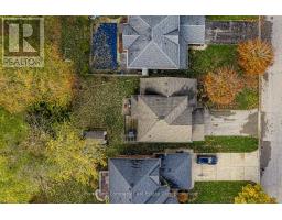 12 MC QUEEN COURT - 47