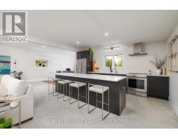 41 GILMER CRESCENT - 29