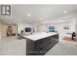 41 GILMER CRESCENT - 30