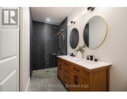 41 GILMER CRESCENT - 35