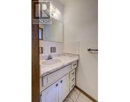 47 ACADEMY CRESCENT - 15