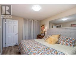 302 ROSS AVENUE - 16