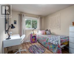 302 ROSS AVENUE - 18