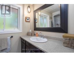 302 ROSS AVENUE - 23