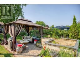 302 ROSS AVENUE - 35