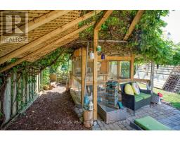 302 ROSS AVENUE - 41