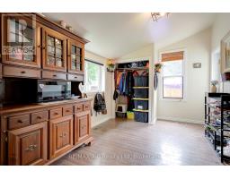 195936 19TH LINE - 17