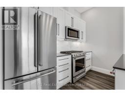 3001 - 60 CHARLES STREET W - 18