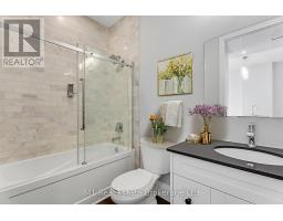 3001 - 60 CHARLES STREET W - 21