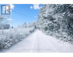 5044 WHITELAW ROAD - 3