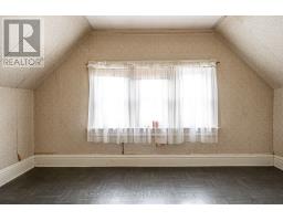 471 ALBERT STREET - 18