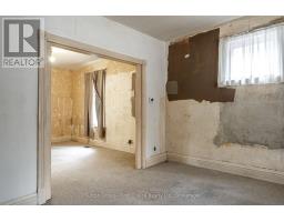 471 ALBERT STREET - 4