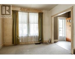 471 ALBERT STREET - 9