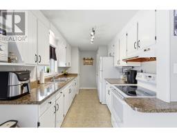 72 LORNE AVENUE - 17