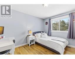 72 LORNE AVENUE - 26