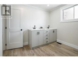 221 QUEEN STREET - 22