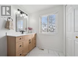 42 TARA CRESCENT - 10