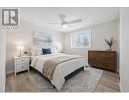 42 TARA CRESCENT - 12