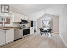 42 TARA CRESCENT - 4