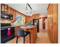 12 WESTBURY CRESCENT - 15