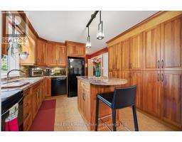 12 WESTBURY CRESCENT - 16