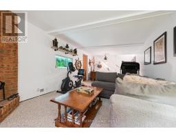 12 WESTBURY CRESCENT - 30