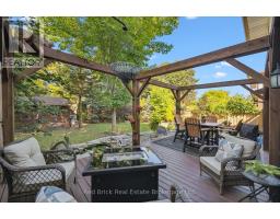 12 WESTBURY CRESCENT - 34