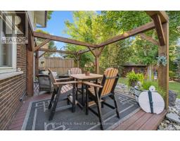 12 WESTBURY CRESCENT - 35