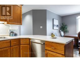 127 WALSH CRESCENT - 14