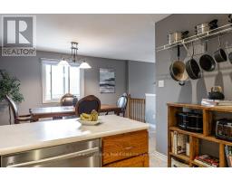 127 WALSH CRESCENT - 15