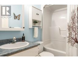 127 WALSH CRESCENT - 16