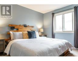 127 WALSH CRESCENT - 17