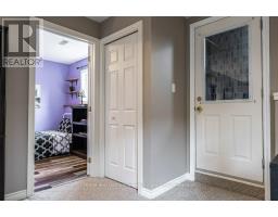 127 WALSH CRESCENT - 30