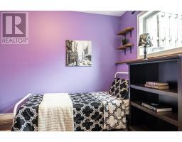 127 WALSH CRESCENT - 31