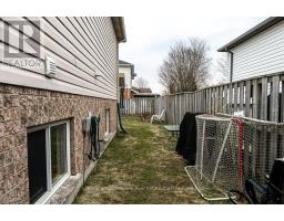 127 WALSH CRESCENT - 36