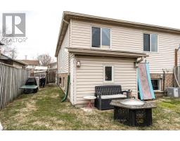 127 WALSH CRESCENT - 38