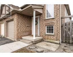 127 WALSH CRESCENT - 4