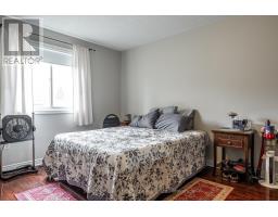 27 MCQUEEN COURT - 14