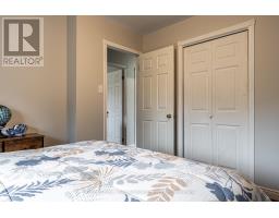 27 MCQUEEN COURT - 19