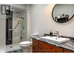 27 MCQUEEN COURT - 20