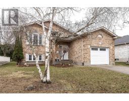 27 MCQUEEN COURT - 21