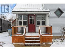 25 JARVIS STREET N - 3