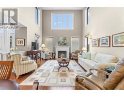 10 - 10 MACPHERSON AVENUE - 11