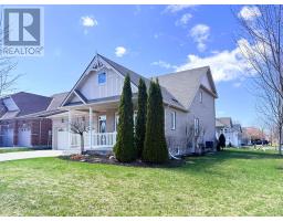 10 - 10 MACPHERSON AVENUE - 2