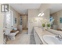 10 - 10 MACPHERSON AVENUE - 25